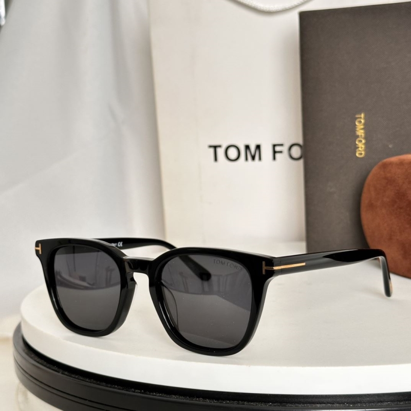 TOM FORD